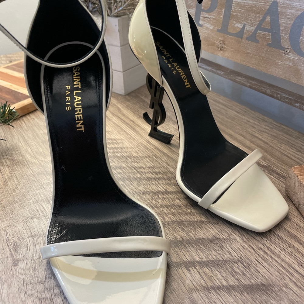 SAINT LAURENT OPYUM PATENT LEATHER SANDALS